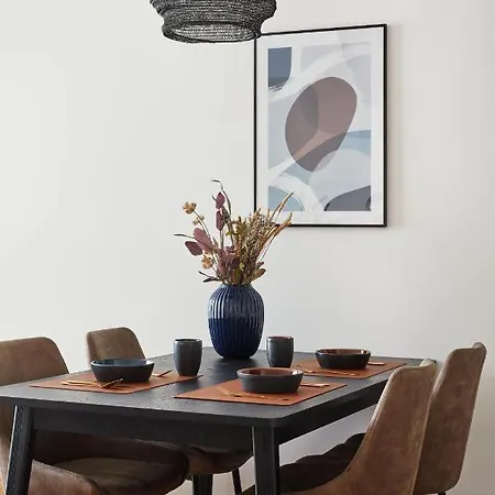 Lejlighed Days - Stylish With Terrace - Parking - Quiet Area Prag