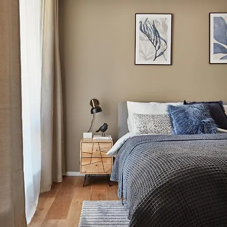 Days - Stylish With Terrace - Parking - Quiet Area Prague