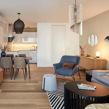 Apartment Days - Stylish With Terrace - Parking - Quiet Area *