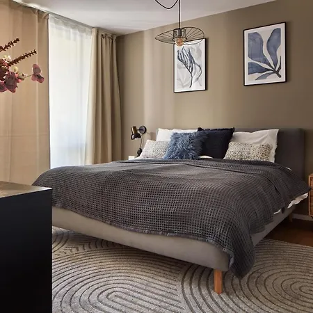 Days - Stylish With Terrace - Parking - Quiet Area Apartment