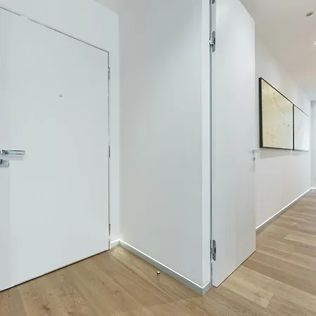 Days - Stylish With Terrace - Parking - Quiet Area Apartment Prague