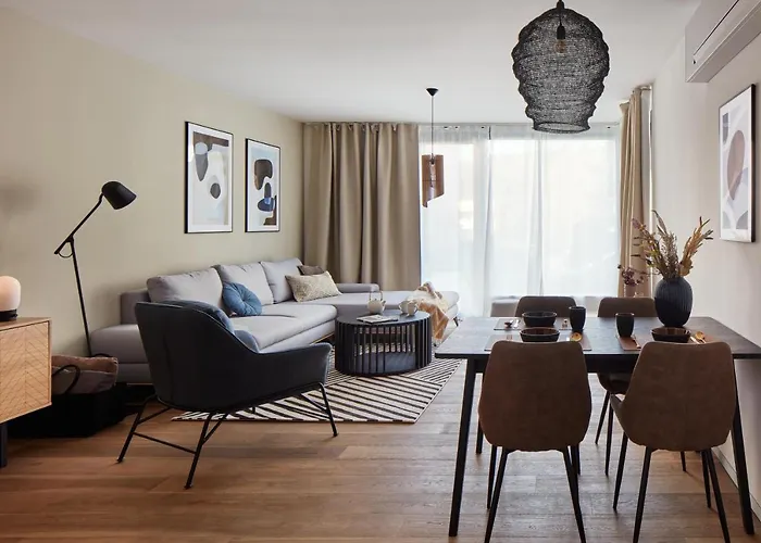 Days - Stylish With Terrace - Parking - Quiet Area *